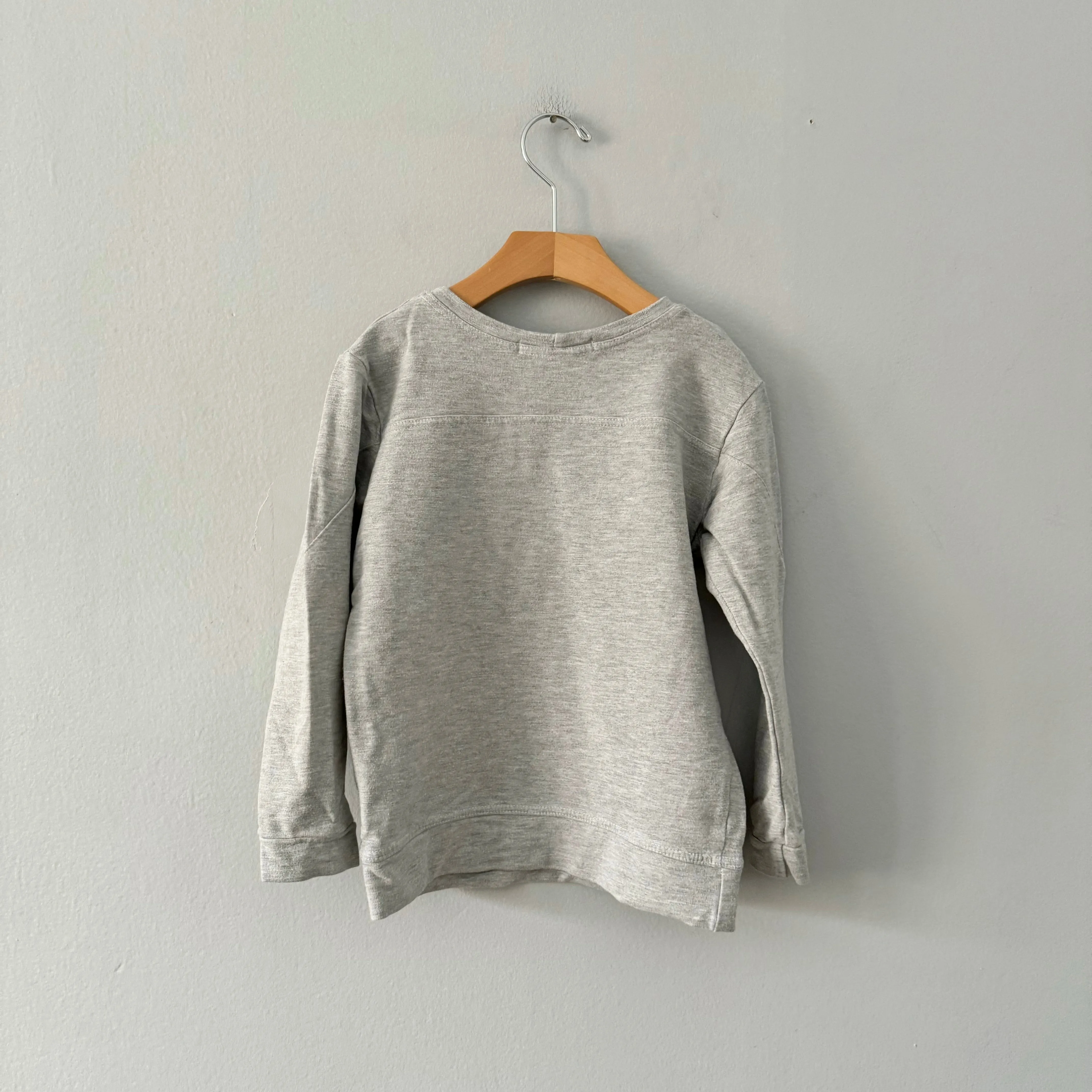 Hudson   Hobbs / Light grey long sleeve sweatshirt / 4-5Y