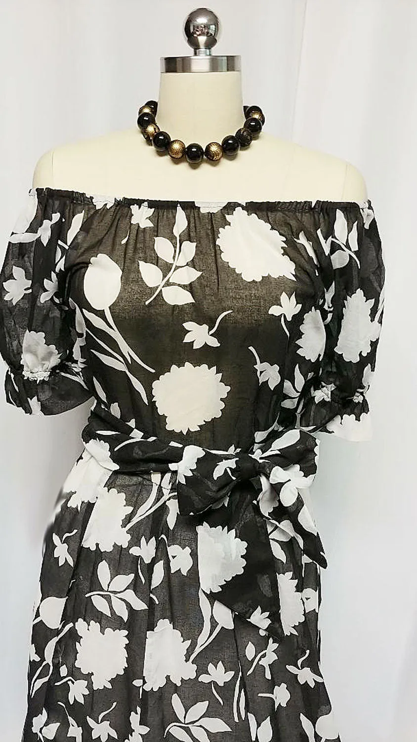 *VINTAGE '70s MR. HANK BLACK & WHITE GAUZY OFF THE SHOULDER BLOUSE & SCALLOPED SKIRT ENSEMBLE WITH MATCHING BELT